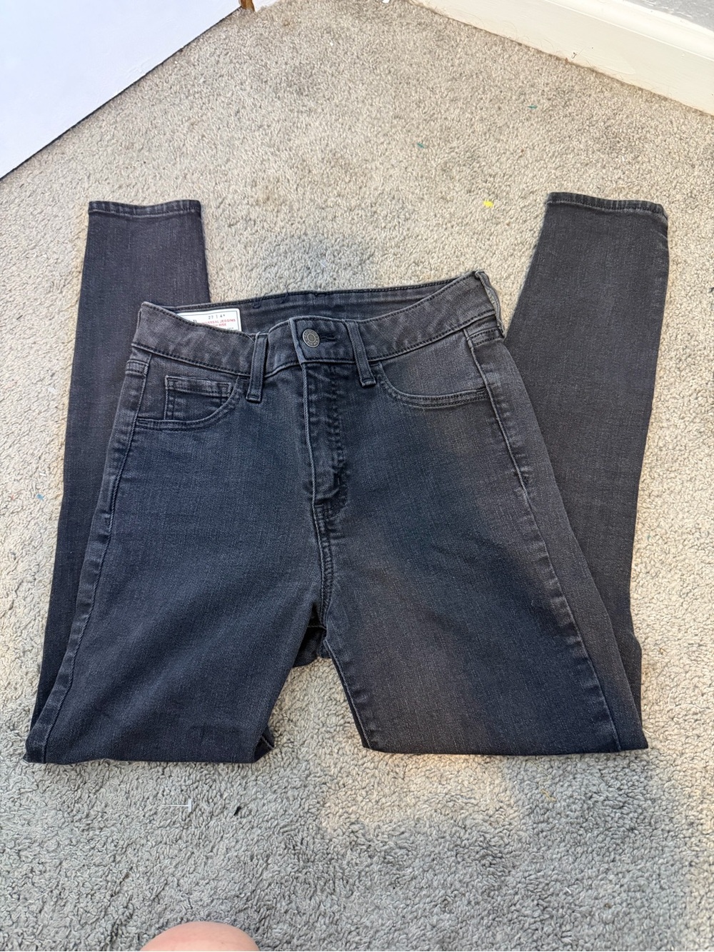 GAP Women's Charcoal Skinny Jeans - Picture 1 of 3